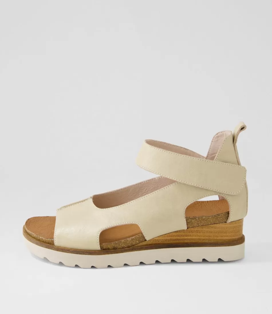 Women DJANGO & JULIETTE Wedges<Beasla Almond Leather Sandals
